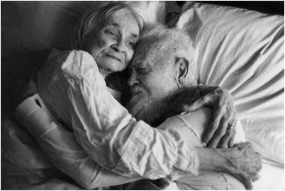 ANCIANOS ENAMORADOS